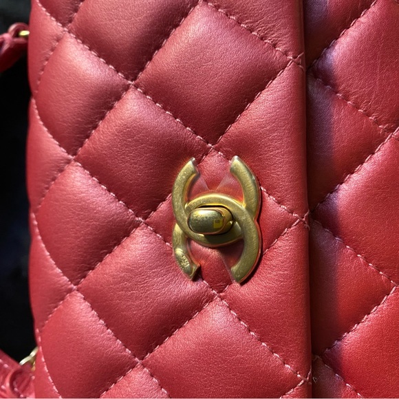 Pink Chanel - Picture 4 of 13